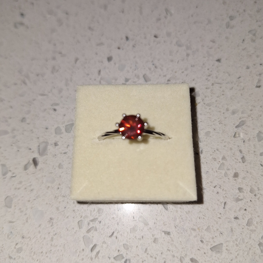 NWT 1CT RED MOISSANITE DIAMOND RING SIZE 9